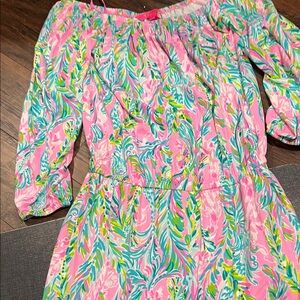 Women’s Lilly Pulitzer romper size extra small measures 18 pit
